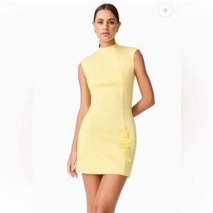 elliatt evee yellow 3d floral applique high neck fitted mini dress small NEW